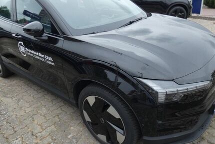 Volvo EX30 4.900 km 47.490 € Neubrandenburg 17033