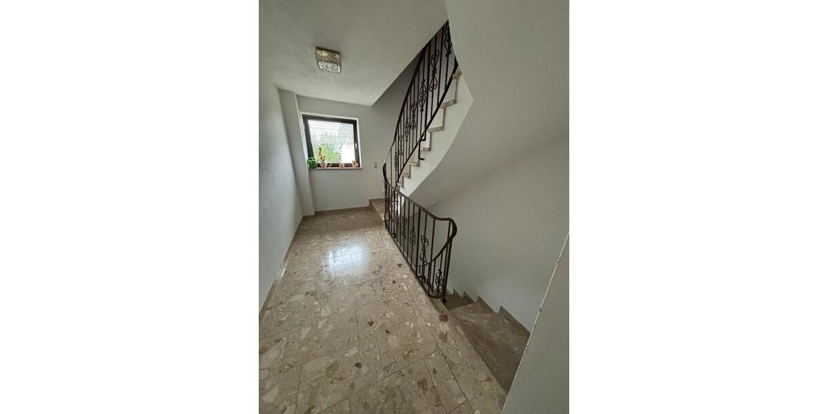 Provisionsfrei: Mehrgenerationenhaus mit separaten Wohnungen zimmer