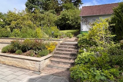 Modernisierte Doppelhaushälfte mit sieben Zimmern 7 zimmer