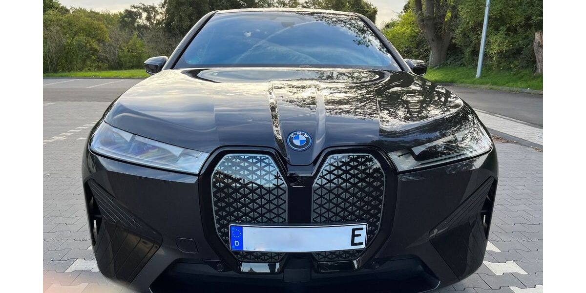 BMW iX 61.800 km 48.600 &euro; Düsseldorf 40212