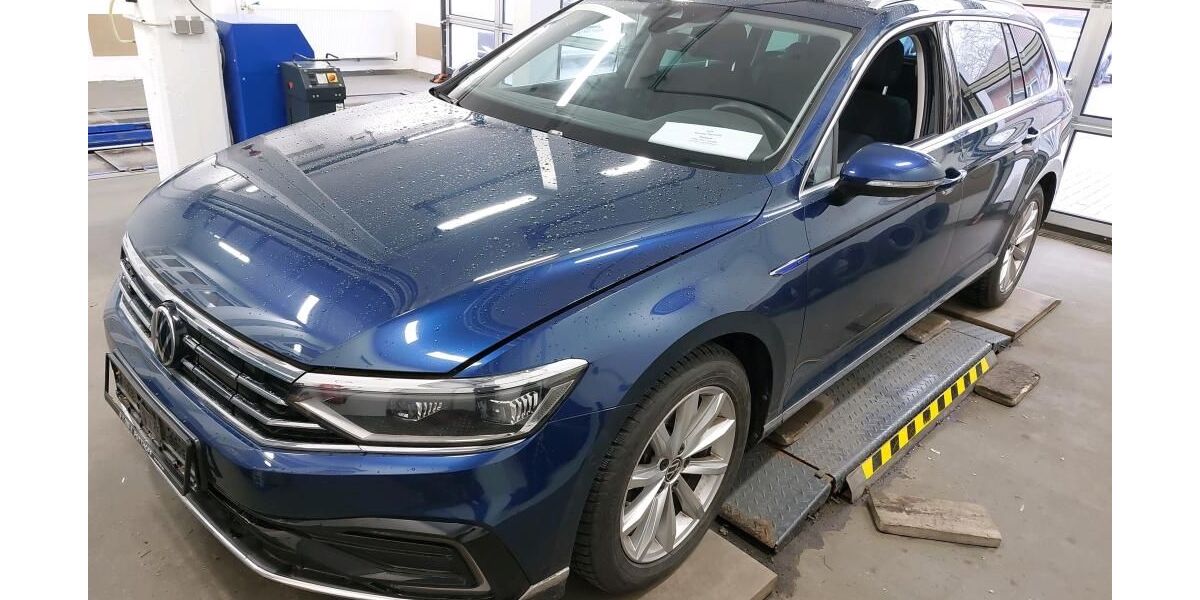 VW Passat 89.000 km 21.990 &euro; Goslar 38640