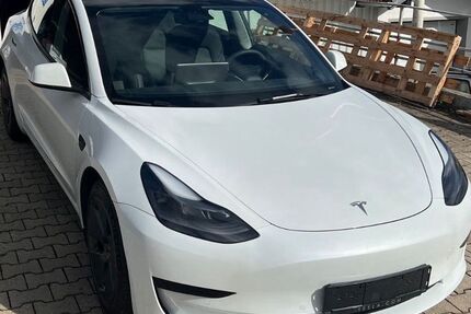 Tesla Model 3 46.000 km 27.990 &euro; Kirchberg/Untermitterdorf 94259