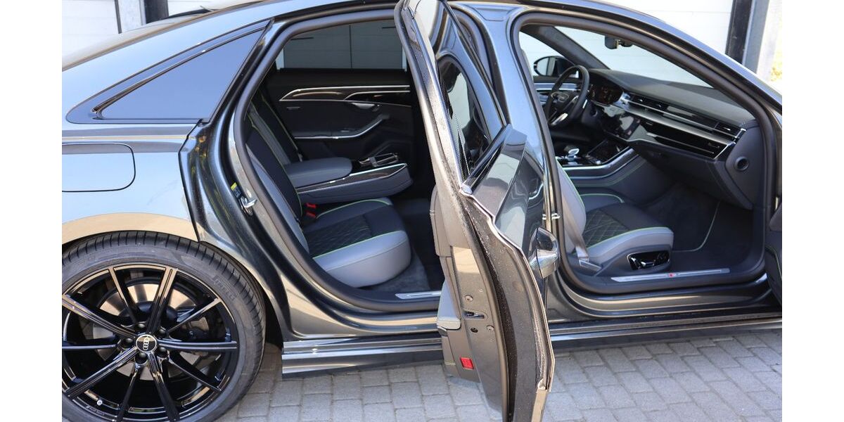 Audi A8 3.000 km 89.900 &euro; Passau 94034