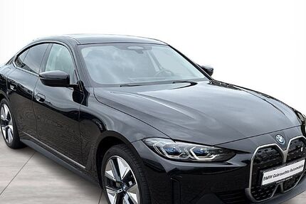 BMW i4 18.500 km 41.990 € Wilhelmshaven 26389