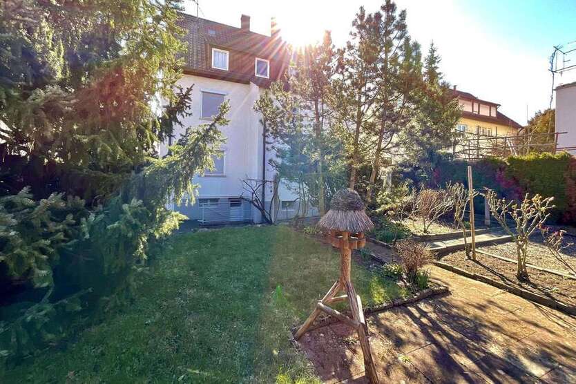 Haus zum Kaufen in Stuttgart 849.000 € 202 m²
