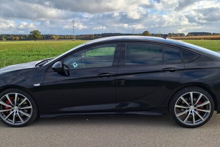 Opel Insignia Grand Sport 2.0 BTurbo D 4x4 Autom.GSI 75.500 km 24.800 € Sauerlach 82054