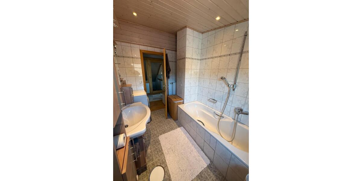 Dachgeschoßwohnung Lauda-Königshofen Königshofen - 2.5 Zimmer, 80 m&sup2;, 850&euro; | Angebot:26330008