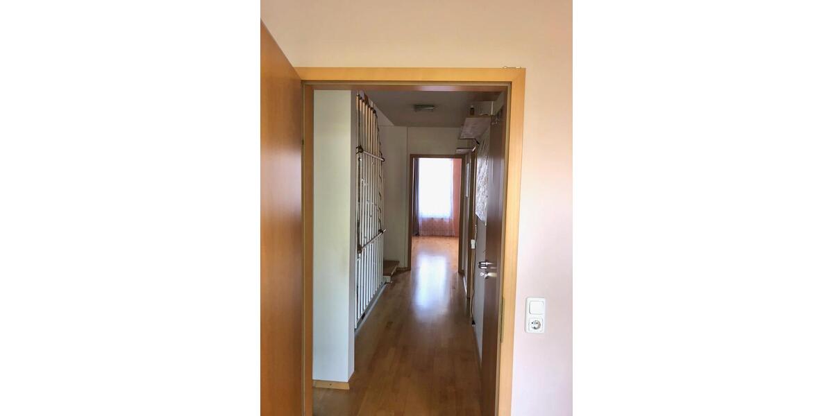 Reihenhaus Kaiserslautern - 6 Zimmer, 180 m&sup2;, 1.785&euro; | Angebot:26412163
