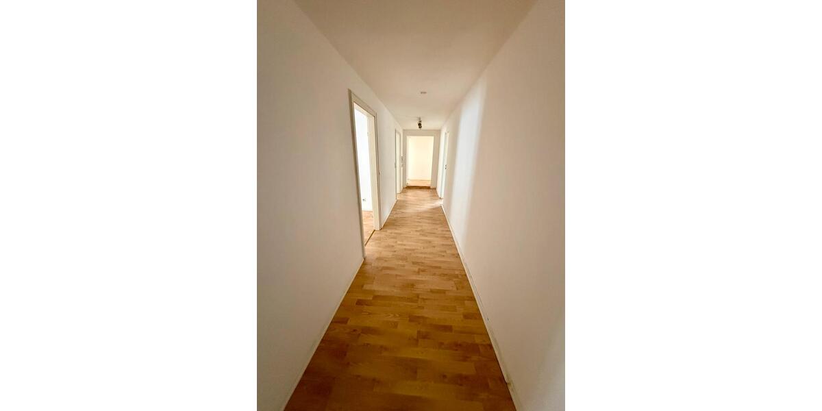 Mehrfamilienhaus, Wohnhaus Landau an der Isar - 14 Zimmer, 380 m&sup2;, 740.000&euro; | Angebot:26091158