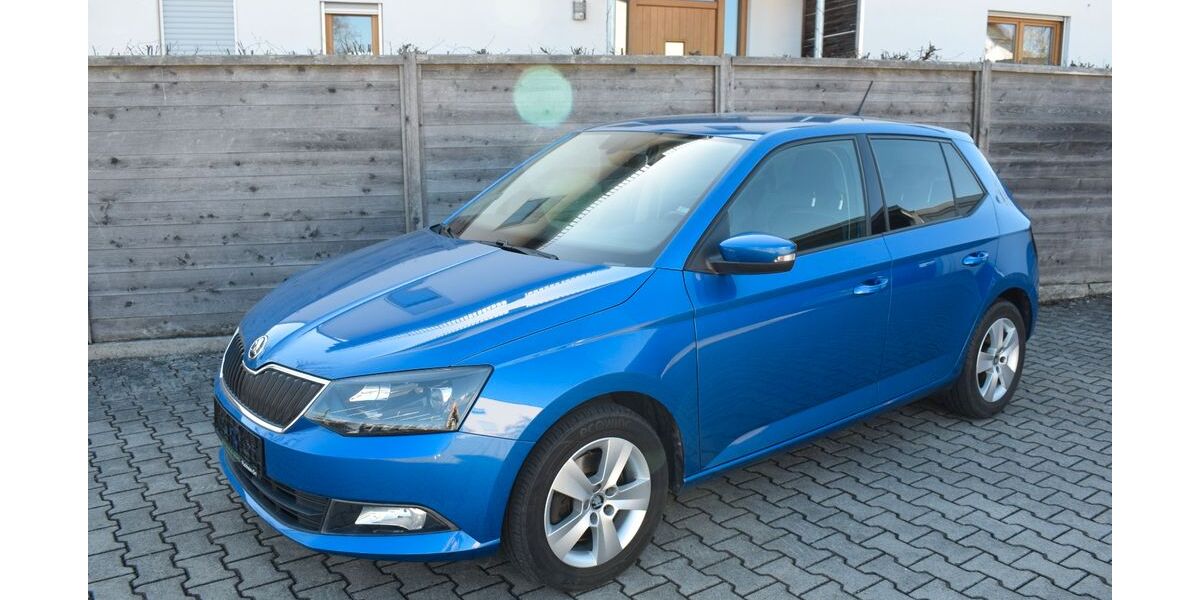Skoda Fabia 63.600 km 12.390 &euro; Puchheim 82178