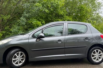 Peugeot 207 121.851 km 3.500 &euro; München 81245