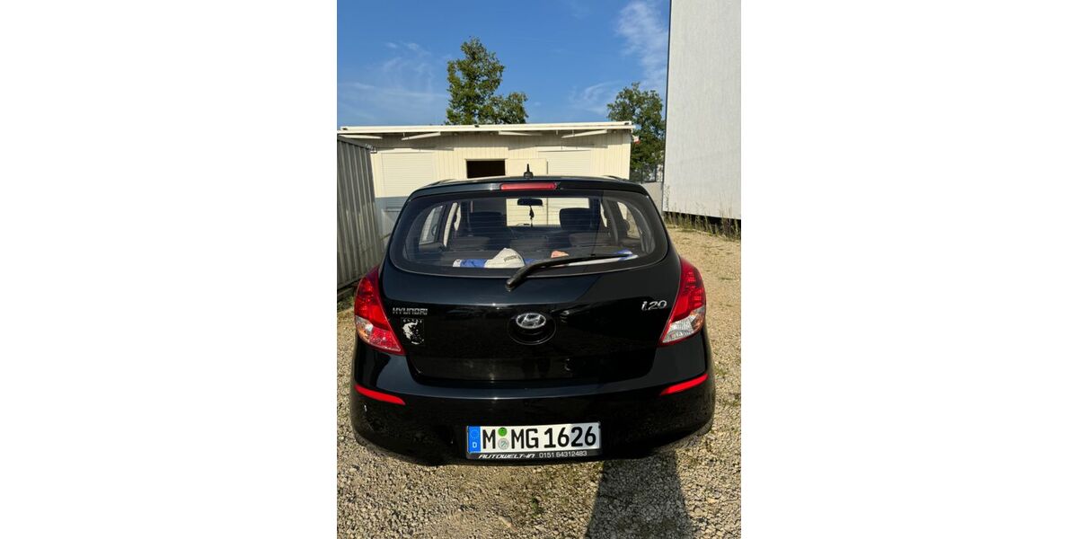 Hyundai i20 118.000 km 4.800 &euro; München 81737