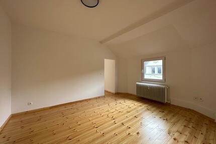 Wohnung 1-3 P voll saniert 2024 im Altbau 58 qm