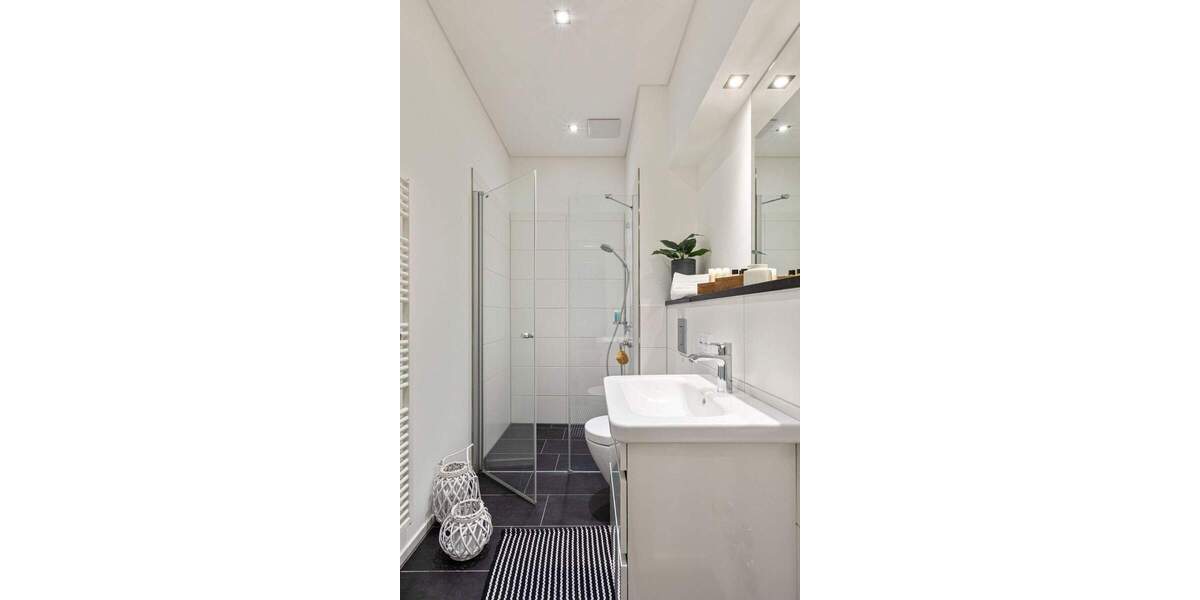 Stilvolles, möbliertes Wohnen mit Blick zum Fernsehturm 3 zimmer