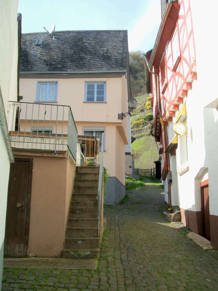 Haus zum Kaufen in Sankt Aldegund 98.000 € 150 m²