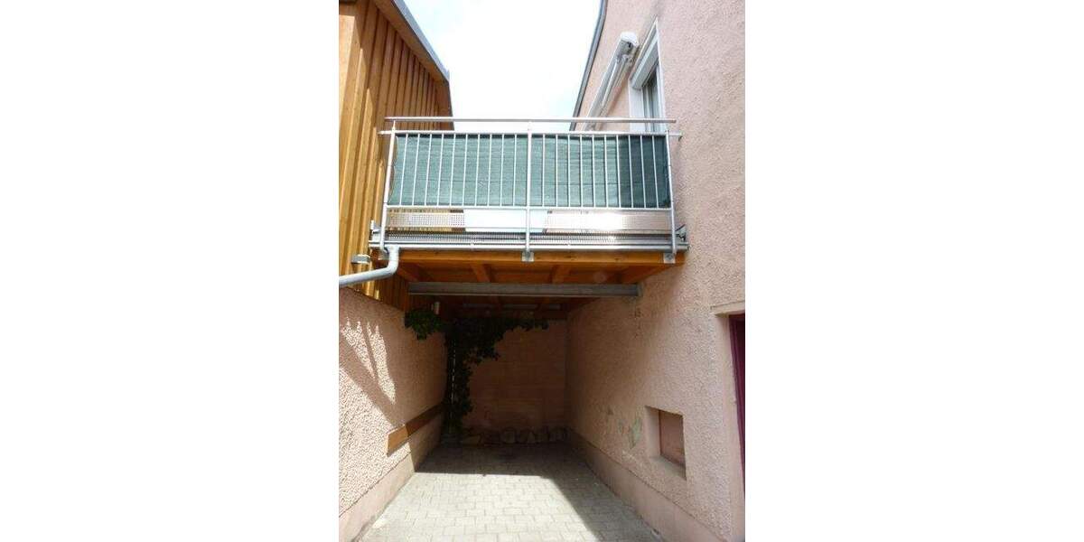 Etagenwohnung Burglengenfeld - 4 Zimmer, 127 m&sup2;, 850&euro; | Angebot:25070508