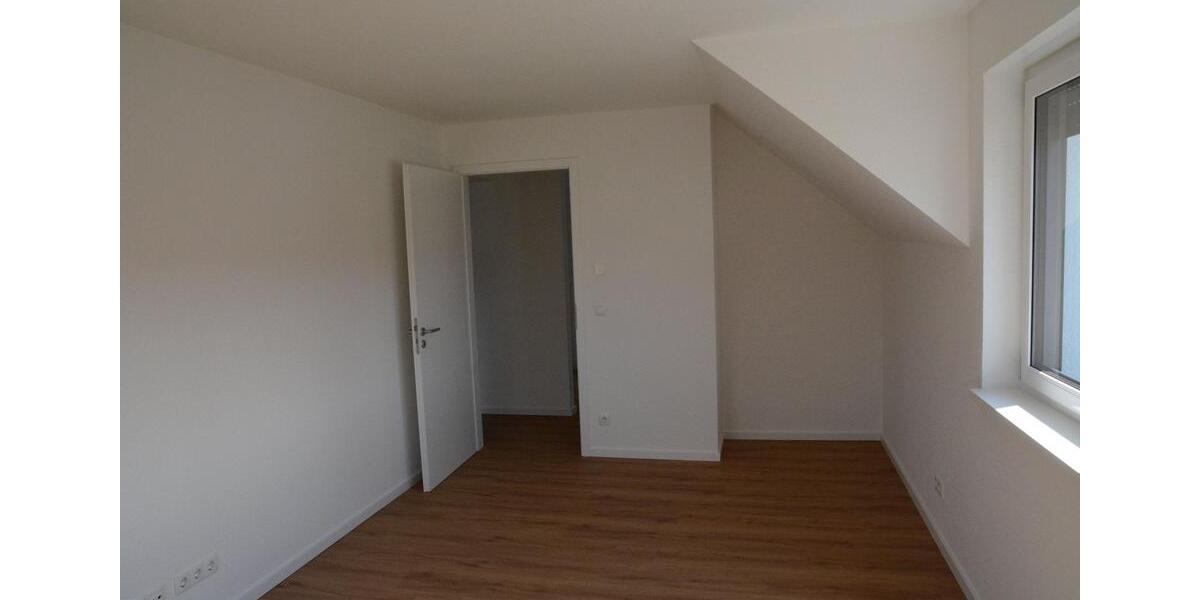 Dachgeschoßwohnung Ochtendung - 3 Zimmer, 105 m&sup2;, 1.150&euro; | Angebot:25719697