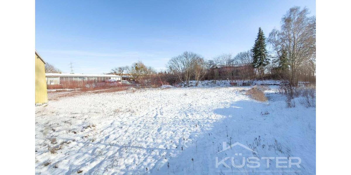 KÜSTER IMMOBILIEN präsentiert: Gewerbe Abstellfläche mit KFZ, Sprinter, LKW und Co.in Barsinghausen zimmer