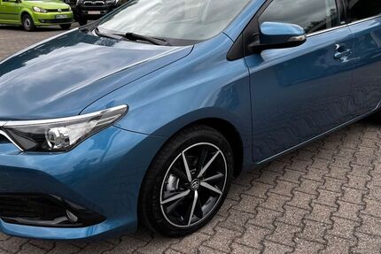 Toyota Auris 103.883 km 11.490 &euro; Suhl 98529