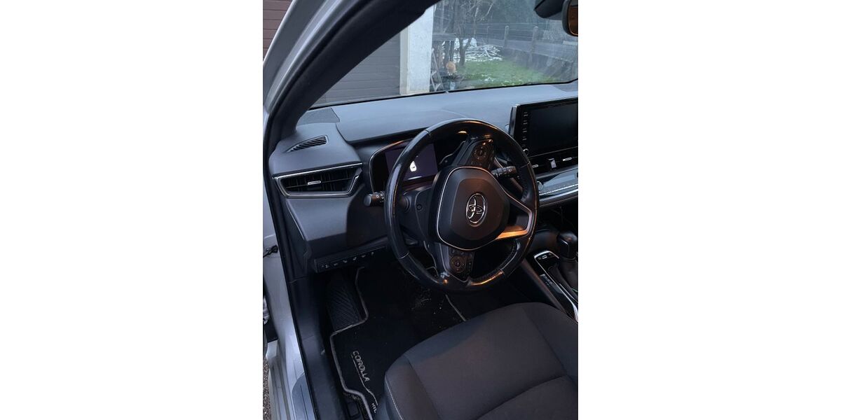 Toyota Corolla 140.000 km 17.100 &euro; Flieden 36103