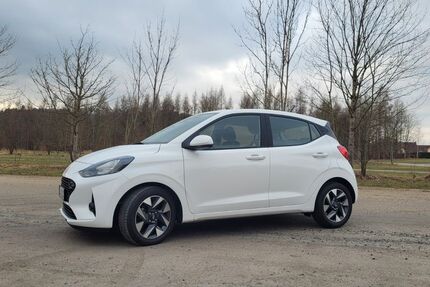 Hyundai i10 10.700 km 15.800 &euro; Eggenfelden 84307