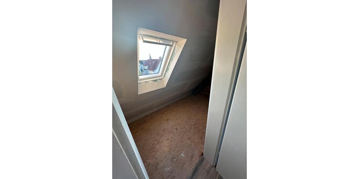 Dachgeschoßwohnung Goldbach - 3 Zimmer, 60 m&sup2;, 750&euro; | Angebot:25168423