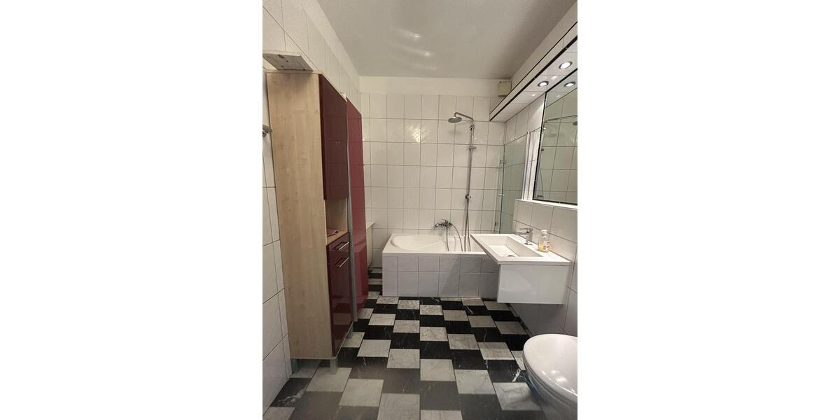 Erdgeschoßwohnung Hanau Lamboy - 4 Zimmer, 108 m&sup2;, 1.350&euro; | Angebot:26021149