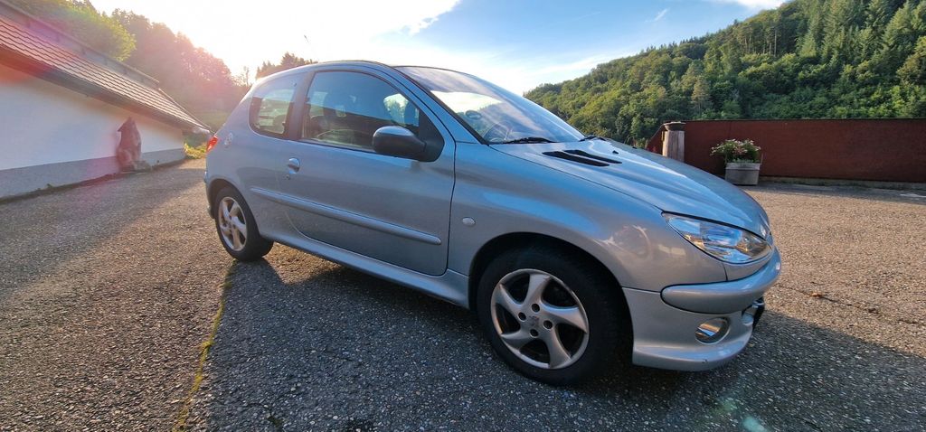 Peugeot 206 179.000 km 990 &euro; Elzach 79215