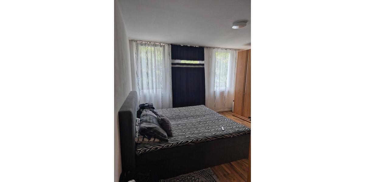 Einfamilienhaus Werdau - 1 Zimmer, 130 m&sup2;, 75.000&euro; | Angebot:27010401