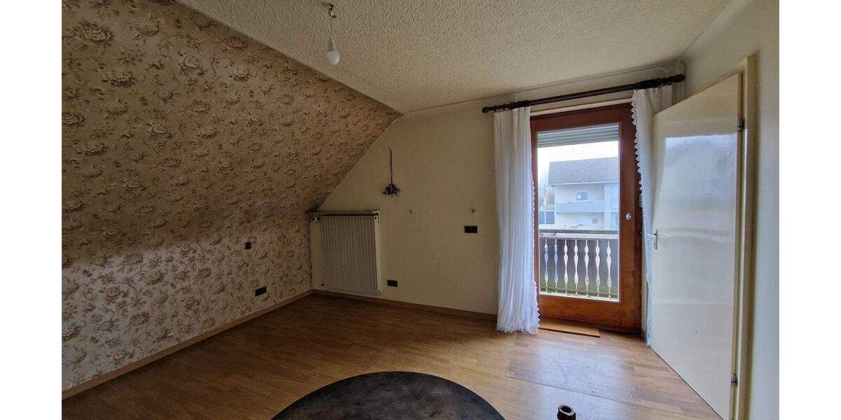 Einfamilienhaus Tholey - 8 Zimmer, 150 m&sup2;, 200.000&euro; | Angebot:25661343