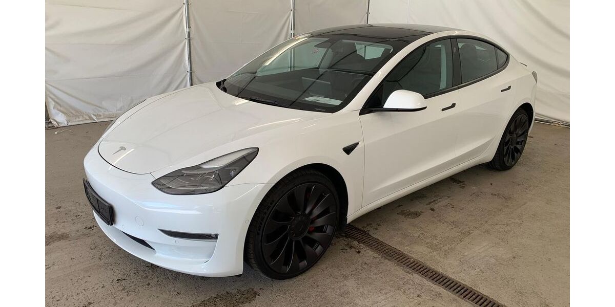 Tesla Model 3 80.000 km 28.950 &euro; Steinbach-Hallenberg OT Herges-Hallenberg 98587