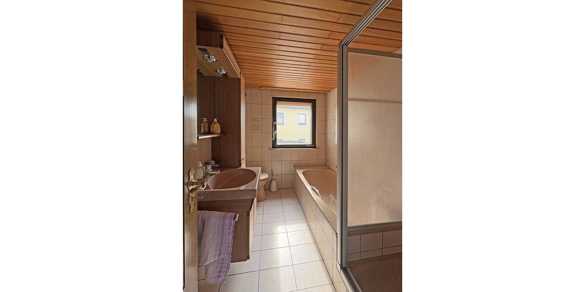 Einfamilienhaus Küps Schmölz - 7 Zimmer, 200 m&sup2;, 130.000&euro; | Angebot:25999722