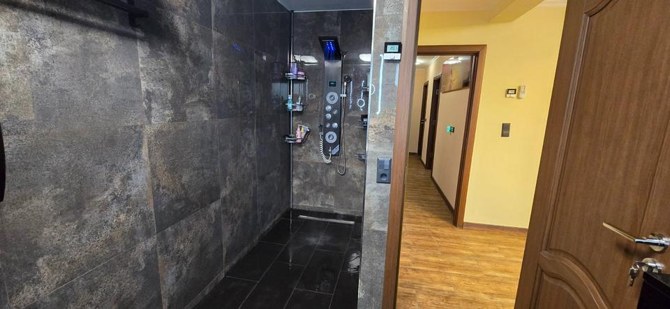 Wohn- und Geschäftshaus in Leingarten – Halle + Wohnung 6 zimmer