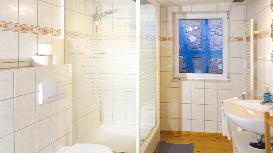 Etagenwohnung Melsungen - 4 Zimmer, 140 m&sup2;, 1.100&euro; | Angebot:25512354