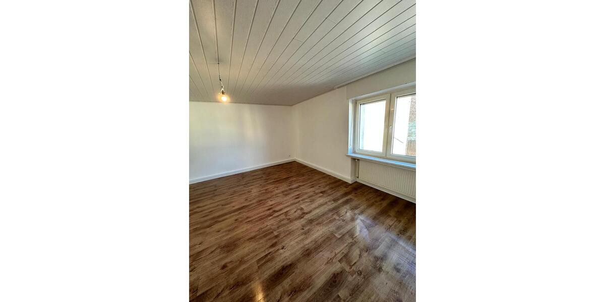 Hochparterre Bad Wünnenberg - 3 Zimmer, 115 m&sup2;, 750&euro; | Angebot:24859522