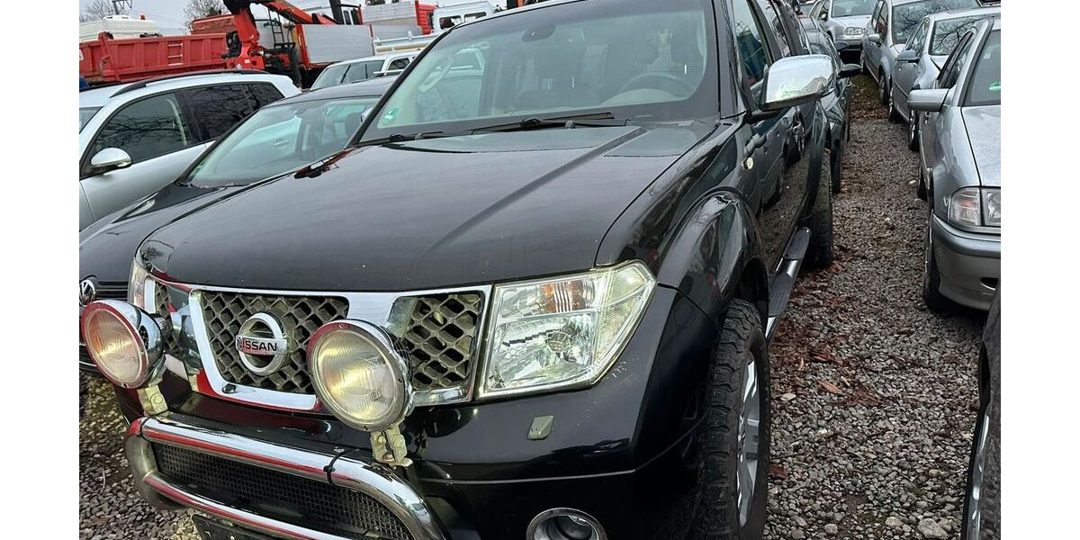 Nissan Pathfinder 380.000 km 2.300 &euro; Düsseldorf 40231
