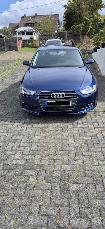 Audi A4 220.000 km 9.399 € Gummersbach 51645