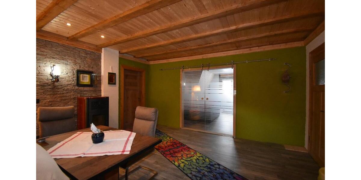 Dachgeschoßwohnung Themar - 3 Zimmer, 99 m&sup2;, 690&euro; | Angebot:25646907