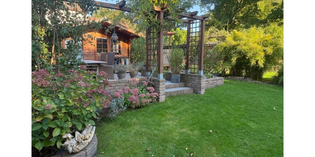 Dachgeschoßwohnung Duisburg Duisburg-Mitte - 4 Zimmer, 70 m&sup2;, 209.000&euro; | Angebot:24310220