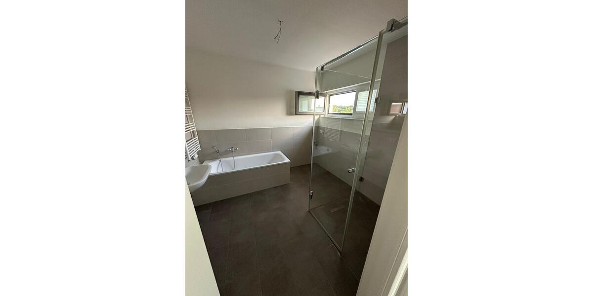 Dachgeschoßwohnung Neubrandenburg - 3 Zimmer, 86 m&sup2;, 1.200&euro; | Angebot:26406504