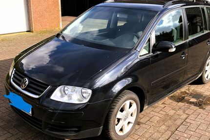 VW Touran 301.000 km 2.600 &euro; Hamdorf 24805