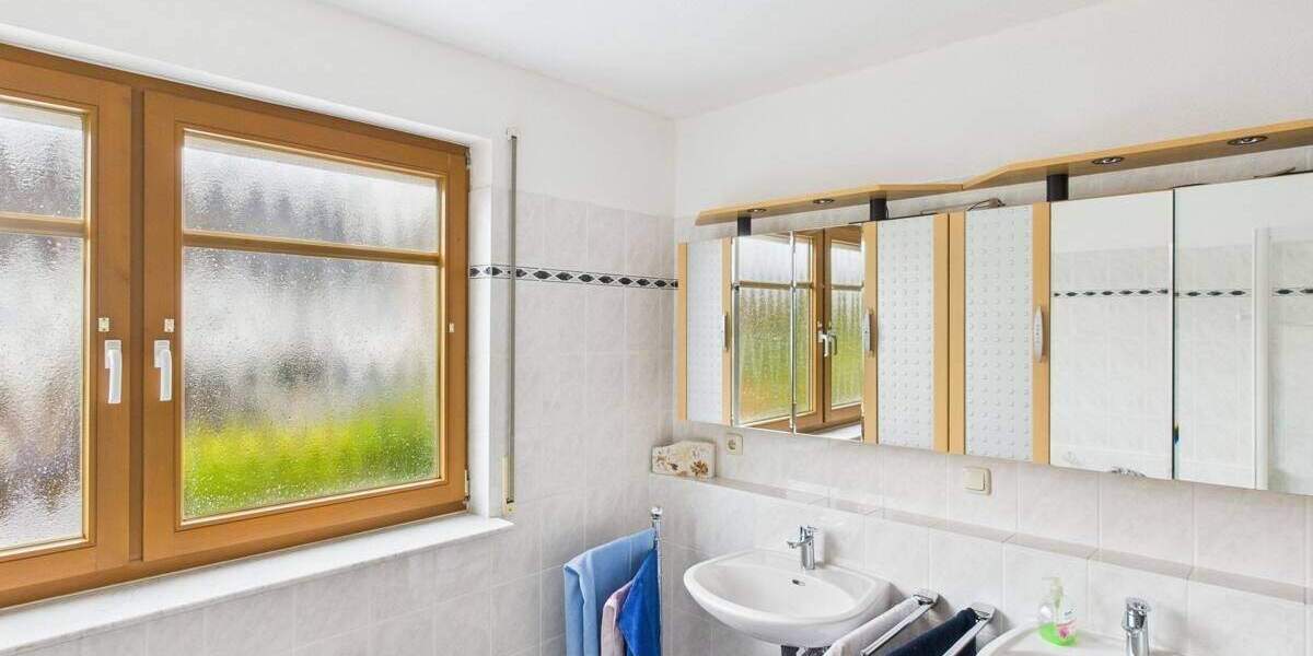 Reihenmittelhaus Bremerhaven Lehe - 6 Zimmer, 175 m&sup2;, 359.000&euro; | Angebot:25699419