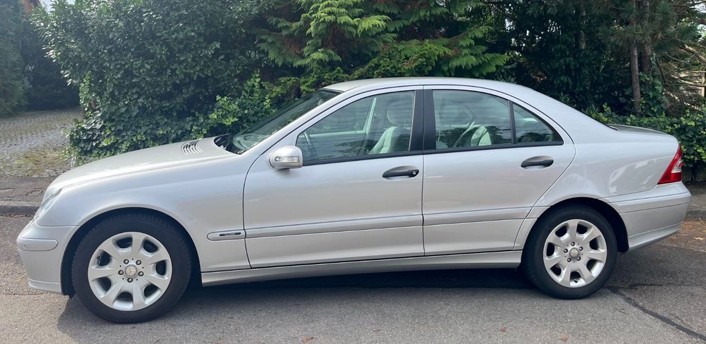 Mercedes-Benz C 180 89.000 km 8.800 &euro; Pfinztal 76327