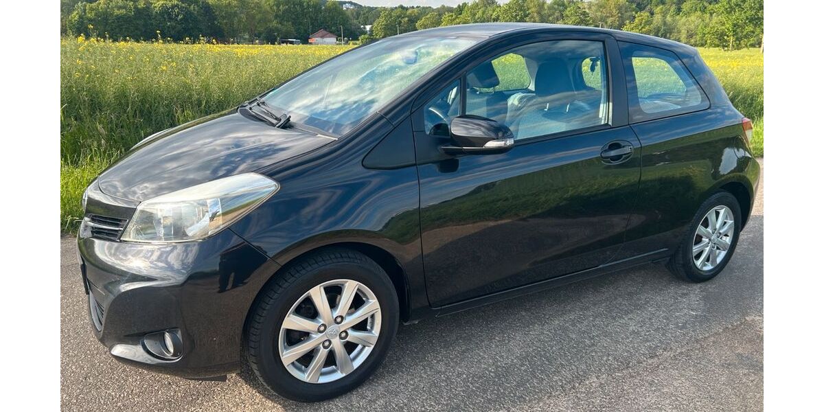 Toyota Yaris 193.500 km 3.500 &euro; Kassel 34132
