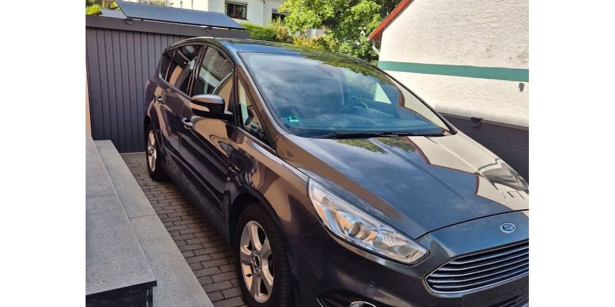 Ford S-Max 163.000 km 9.800 &euro; Bad Münstereifel 53902