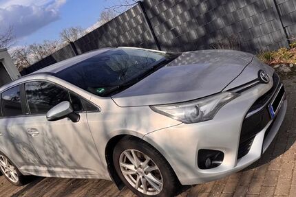 Toyota Avensis 131.462 km 13.500 &euro; Coburg 96450