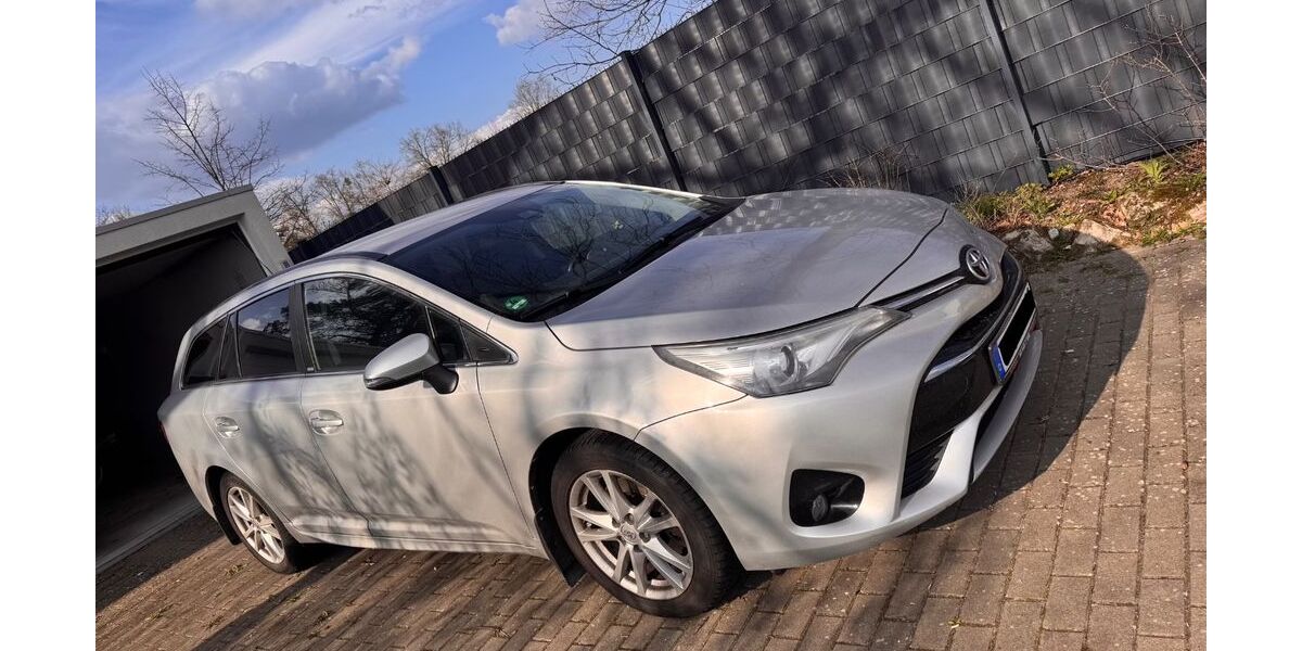 Toyota Avensis 131.462 km 13.500 &euro; Coburg 96450