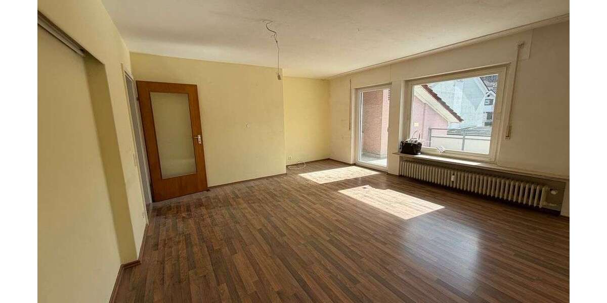 Etagenwohnung Böblingen Böblingen (Stadt) - 3 Zimmer, 81 m&sup2;, 850&euro; | Angebot:27010023