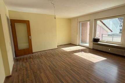 Wohnung Böblingen Böblingen (Stadt) - 3 Zimmer, 81 m&sup2;, 850&euro; | Angebot:27010023