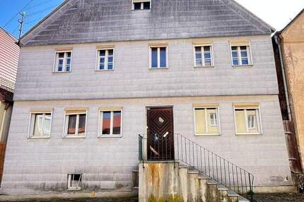 Haus Wemding - 6 Zimmer, 220 m&sup2;, 115.000&euro; | Angebot:25468433